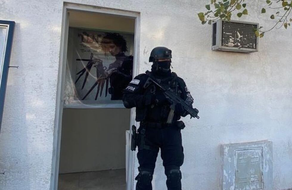 3 detenidos por la FPA en Arroyito, que comercializaban droga en una peluquería
