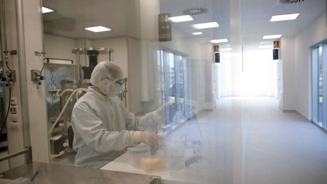 Laboratorio de Astra Zeneca en Argentina (Imagen ilustrativa - AP/Natacha Pisarenko)