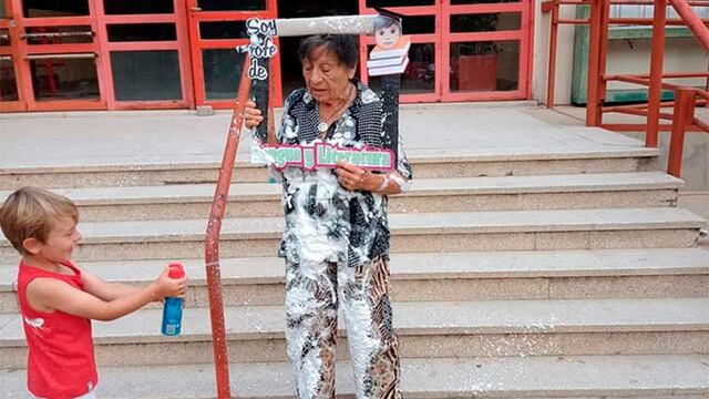 Hilda Alfaro, de 80 años, se recibió de Profesora de Lengua y  Literatura.