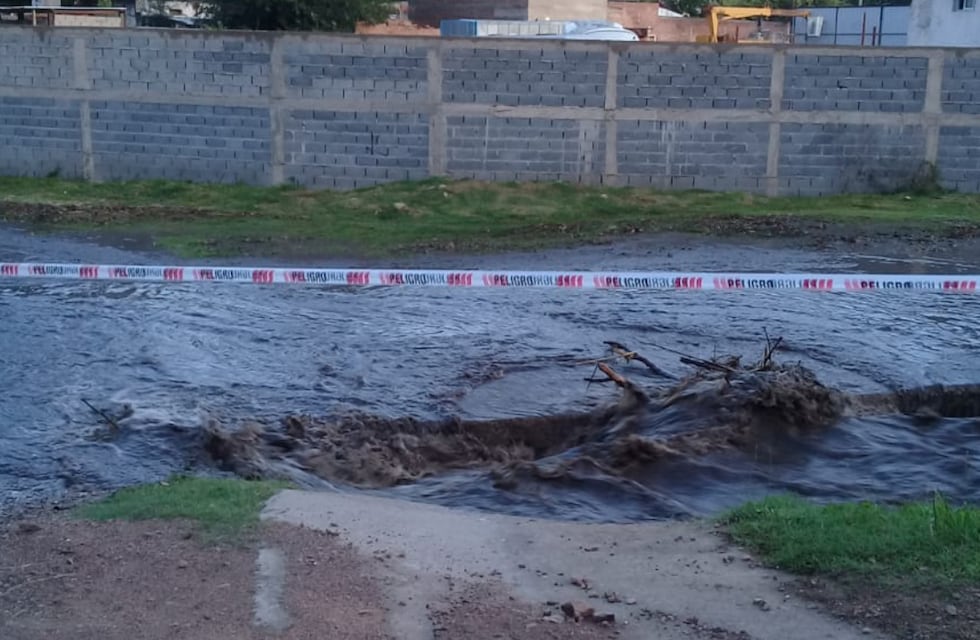 El clima en Córdoba: corte de agua en Río Ceballos por ríos desbordados