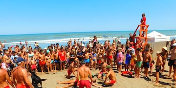 Exitosas charlas de Educación sobre el mar de los Guardavidas en Orense y Dunamar