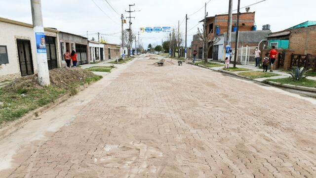 Manzur recorrió obras en San Andrés.