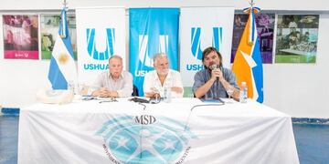 La Municipalidad acompañó la presentación del libro del padre Pepe Di Paola