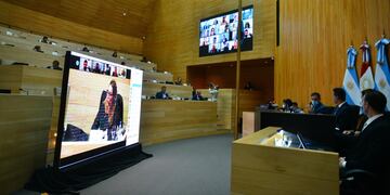 La oposición se inclinó en contra del nuevo régimen salarial. (José Hernández).