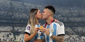 Agustina Gandolfo como una hincha más: los videos de la caravana que recibió a la Selección Argentina