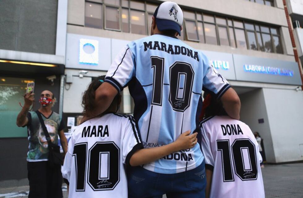 El homenaje del padre que llamó a sus mellizas “Mara” y “Dona”: “Mientras estén mis hijas, Maradona no será olvidado”