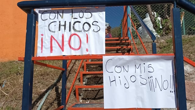 Manifestación frente a un jardín de infantes en Salsipuedes.