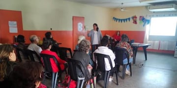 La Subdirección de Alimentos de la Secretaría de Producción dictó un curso teórico-práctico para emprendedores del Mercadito Agroecológico de Yerba Buena.