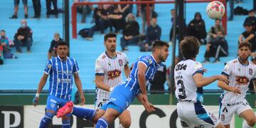 Juegan Godoy Cruz contra Arsenal por la fecha 15 de la Liga Profesional.