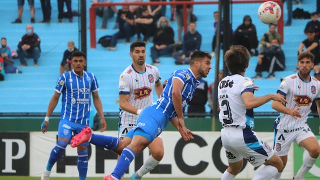 Juegan Godoy Cruz contra Arsenal por la fecha 15 de la Liga Profesional.