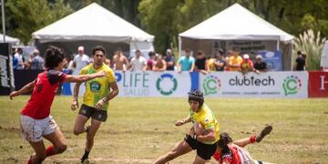 Rugby en Yerba Buena.
