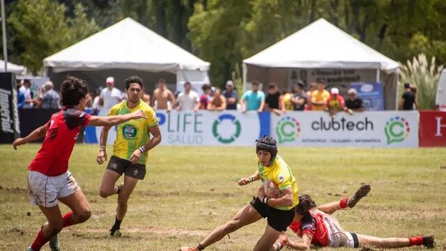Rugby en Yerba Buena.
