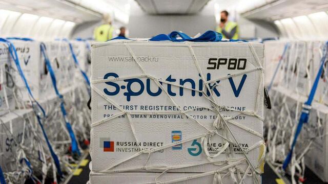 Cargamento con vacunas Sputnik V. Foto: Télam