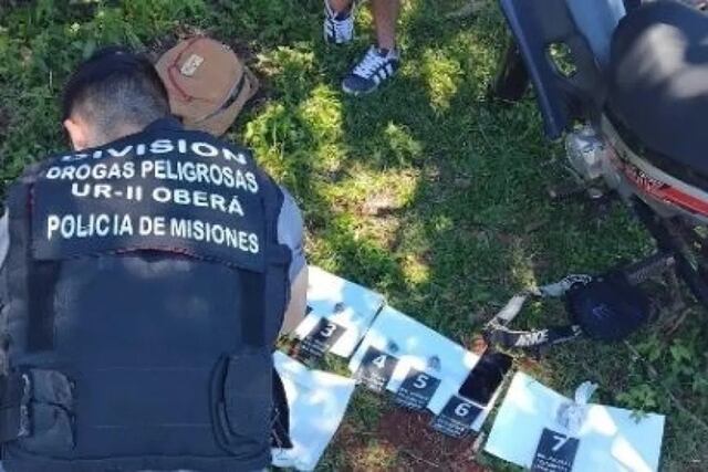 Oberá: demoraron a tres adultos por llevar marihuana, una de las dosis escondida en el pañal de un bebé.