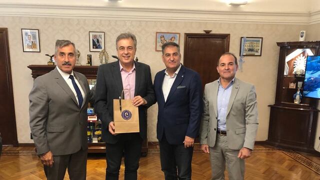 Luis Castellano recibió un presente desde la dirección de la Policía Federal