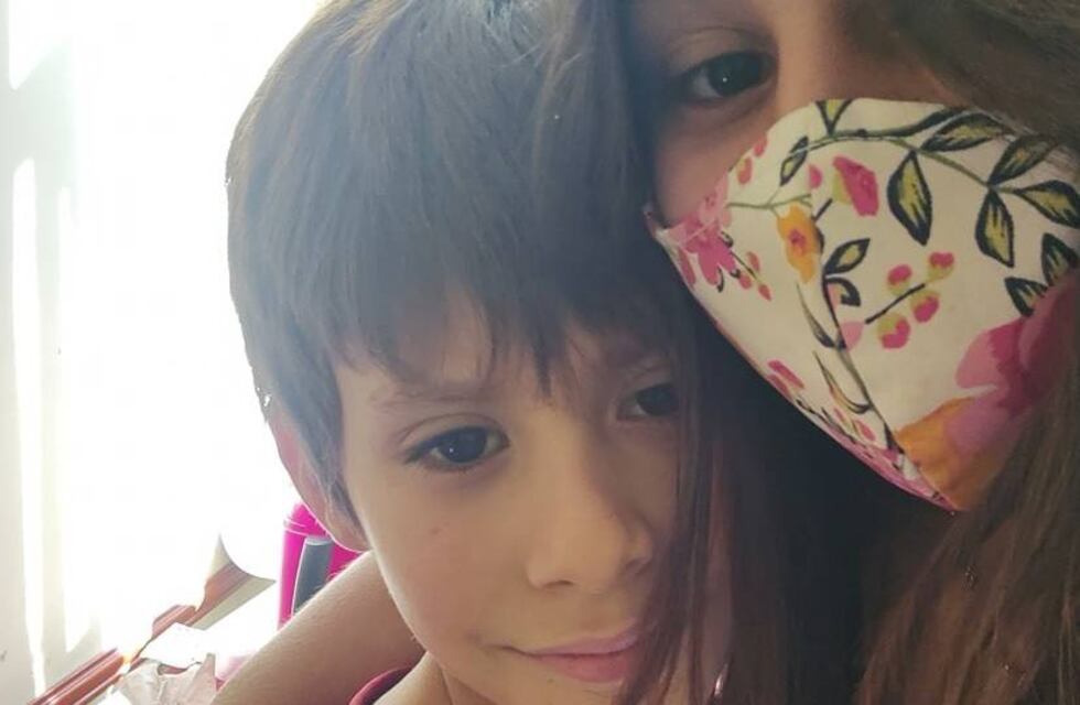 Hepatitis aguda grave: el niño trasplantado en Rosario pudo ver a su mamá