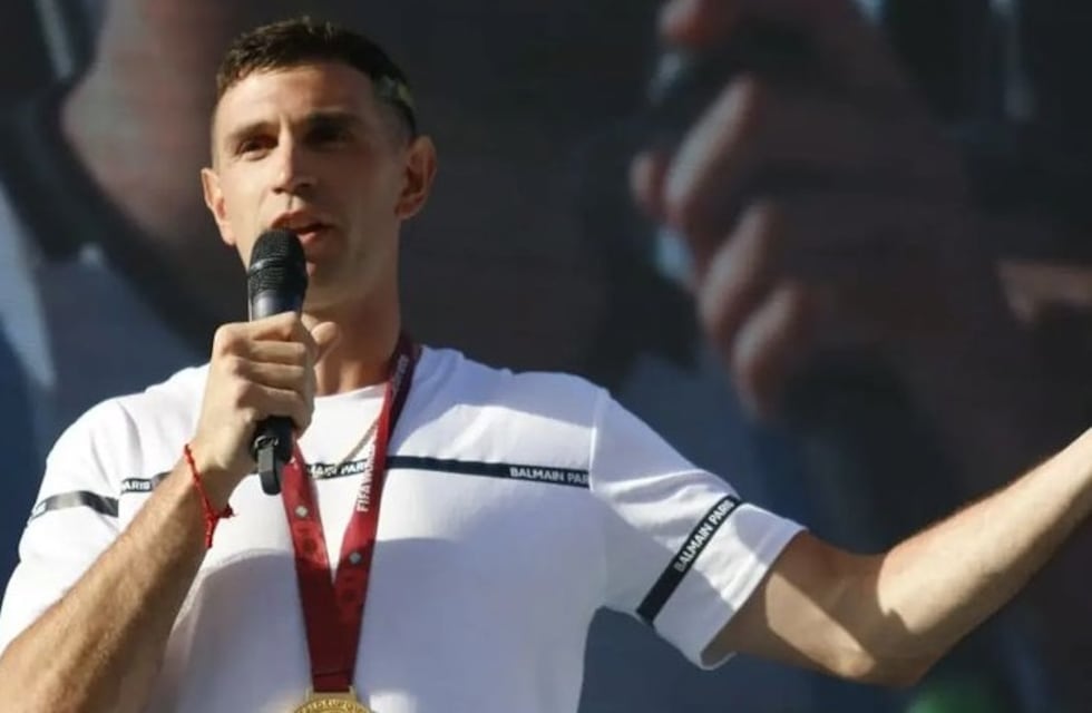 Dibu Martínez, en Mar del Plata, tras ser campeón del mundo: La Feliz homenajeó a uno de los héroes de Qatar