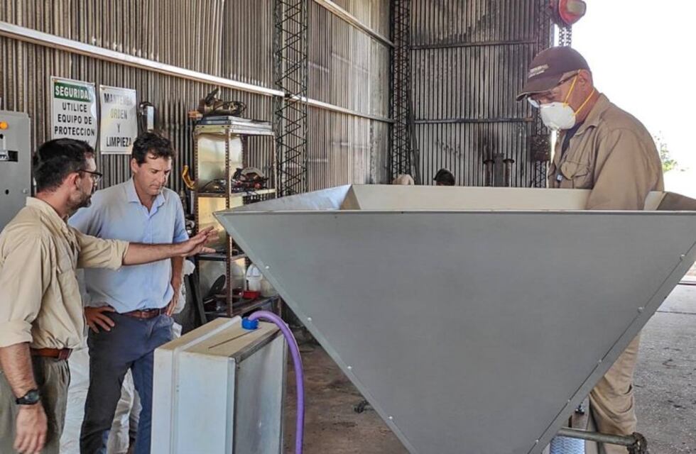 Una empresa de Concordia comenzó a transformar residuos en maderas plásticas