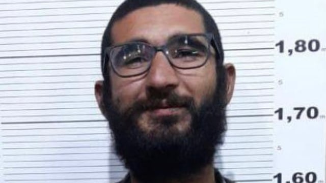 El hombre de 28 años intentaba viajar desde Entre Ríos hacia Uruguay con documentación falsa.