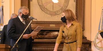 El gobernador Morales tomó juramento a María Teresa Bovi como nueva ministra de Educación de Jujuy.