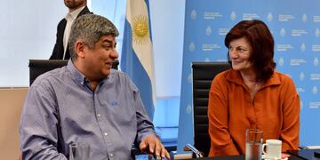 El cotitular de Camioneros, Pablo Moyano, junto a la ministra de Trabajo, "Kelly" Olmos.
