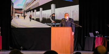 El gobernador Morales habló en el acto de apertura de las ofertas de las empresas interesadas en la obra de puesta en valor del antiguo edificio del Cabildo de Jujuy.