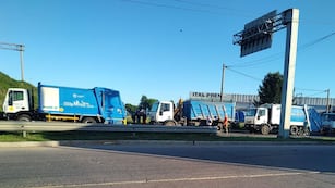 Los recolectores de residuos se concentraron en Circunvalación y Presidente Perón.