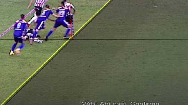 La jugada que invalidó el gol de Boca (Captura)