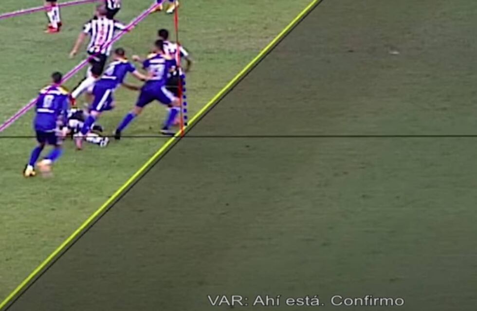 Se conoció el audio del VAR de Boca-Mineiro: “La rodilla del jugador 23 está fuera de juego”