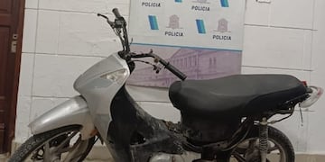 La policía recupera una moto robada que era conducida por un menor de edad