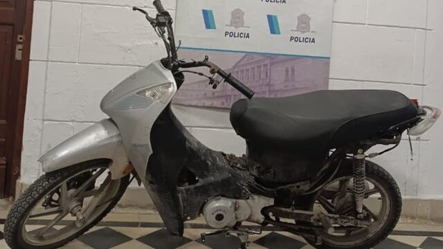 La policía recupera una moto robada que era conducida por un menor de edad