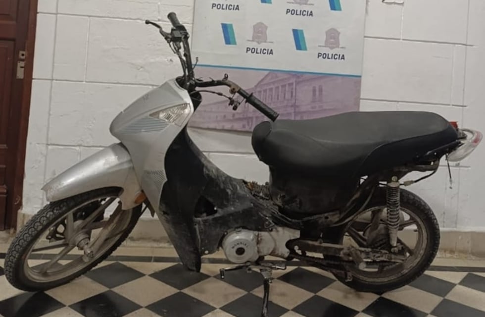La policía recupera una moto robada que era conducida por un menor de edad