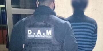 Posadas: fue detenido por dañar la vidriera de un local comercial