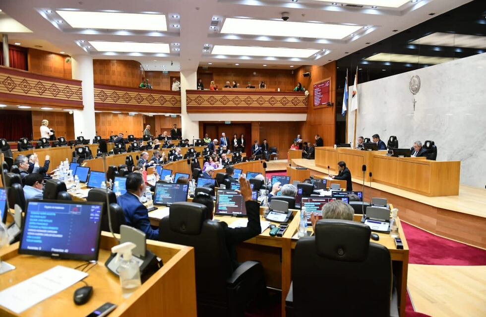 La Legislatura provincial trató distintas leyes, junto a un acuerdo para jueces.
