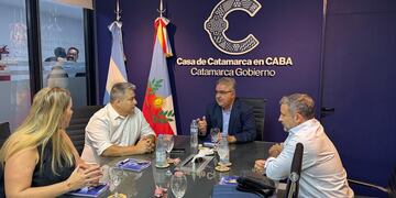 Jalil se reunió con los responsables de VulEnergy para dar inicio a la exploración final de un proyecto geotérmico en el área de Lastarrias, en Antofagasta de la Sierra, que promete revolucionar la provisión de energía y la extracción de litio en la región.