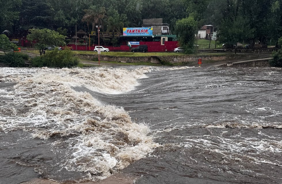 Precaución por las lluvias copiosas: crecidas en los afluentes del lago San Roque tras intensas lluvias