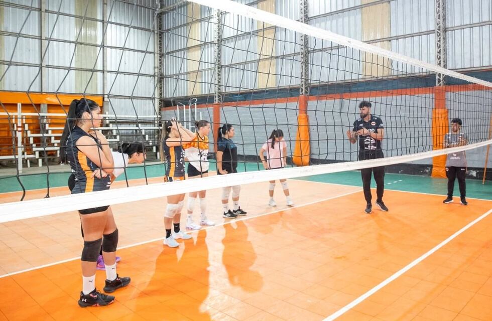 El plantel superior femenino de Monteros Vóley