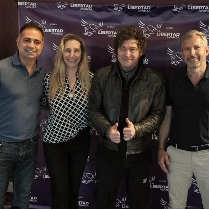 Davico con Carina y Javier milei, junto a Frigerio.