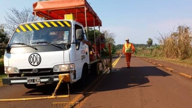 La Dirección Provincial de Vialidad se halla señalizando rutas provinciales.