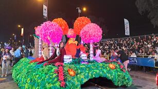 Este jueves 21 de septiembre se cumple el primer día de desfile de carrozas de la 72.a Fiesta Nacional de los Estudiantes, en la Ciudad Cultural.