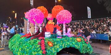 Este jueves 21 de septiembre se cumple el primer día de desfile de carrozas de la 72.a Fiesta Nacional de los Estudiantes, en la Ciudad Cultural.