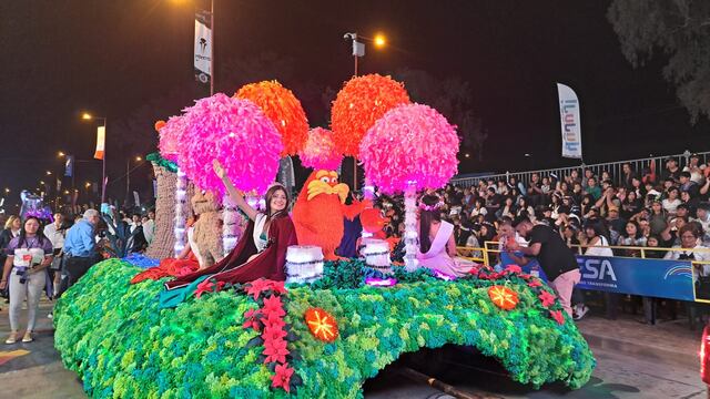 Este jueves 21 de septiembre se cumple el primer día de desfile de carrozas de la 72.a Fiesta Nacional de los Estudiantes, en la Ciudad Cultural.
