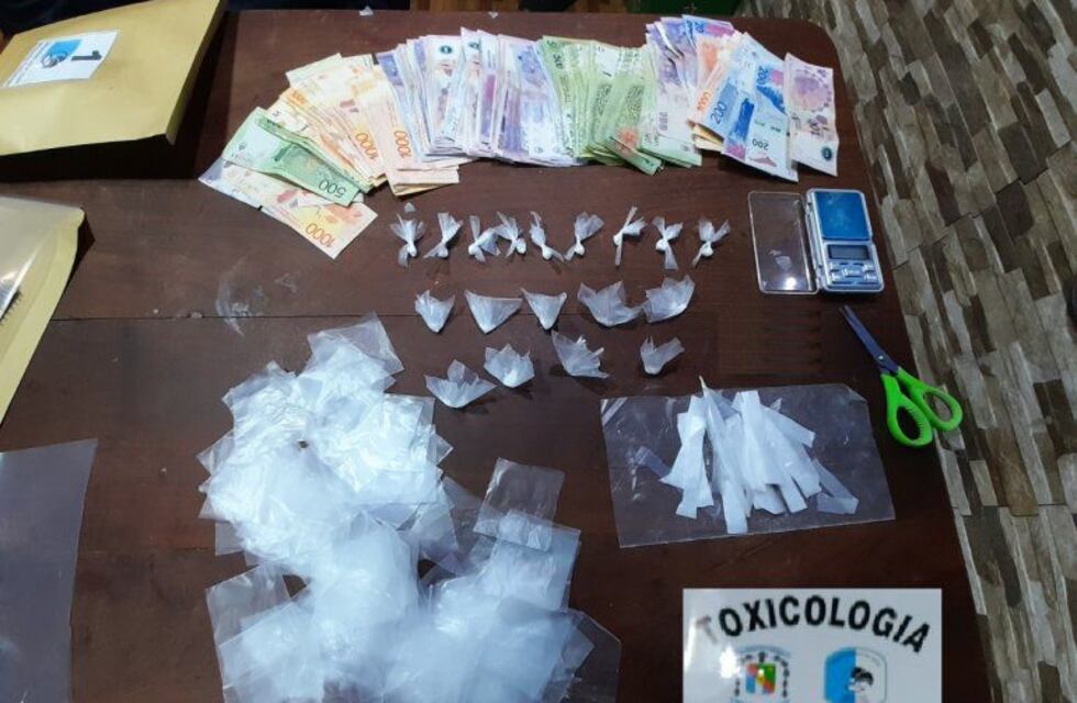 Detuvieron a dos personas y secuestraron droga en Puerto Viejo
