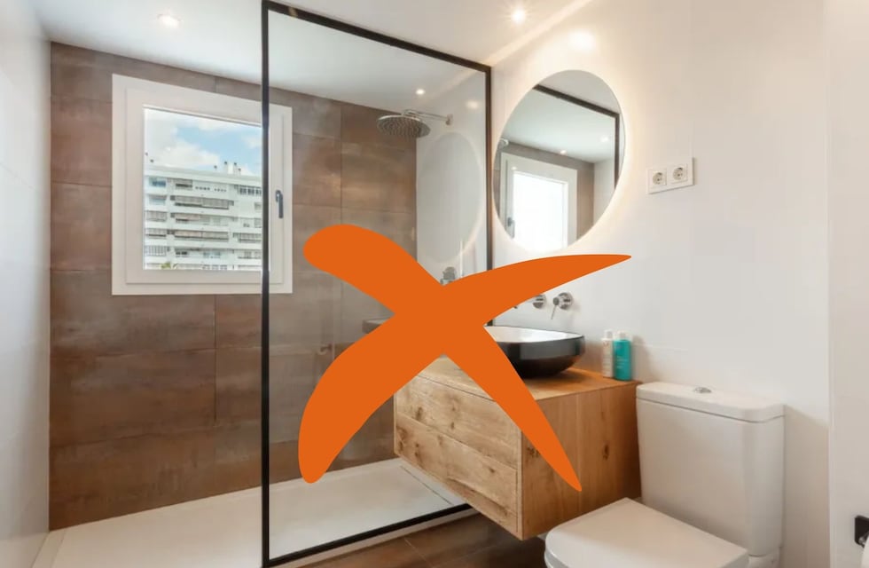 Ni mampara ni cortina: la propuesta de moda que revoluciona los baños para 2026