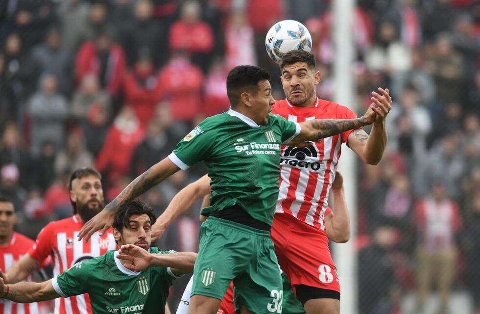 Instituto y un partido “cardíaco” ante Banfield: las atajadas de Cambeses que impidieron la ventaja del local