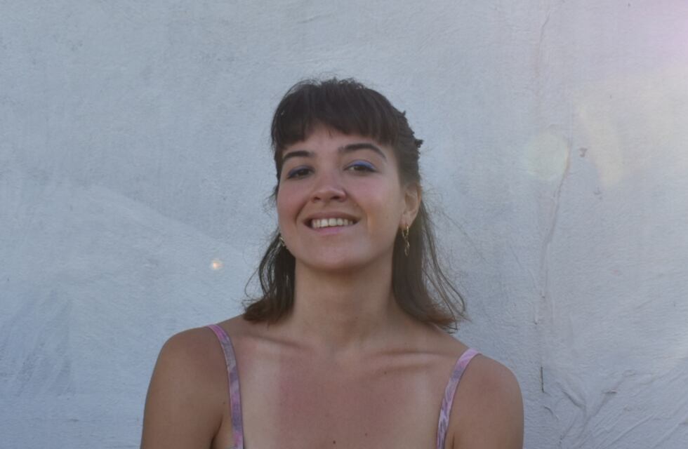 Carla, la artista mendocina que retrata la desnudez para mostrar la diversidad de cuerpos