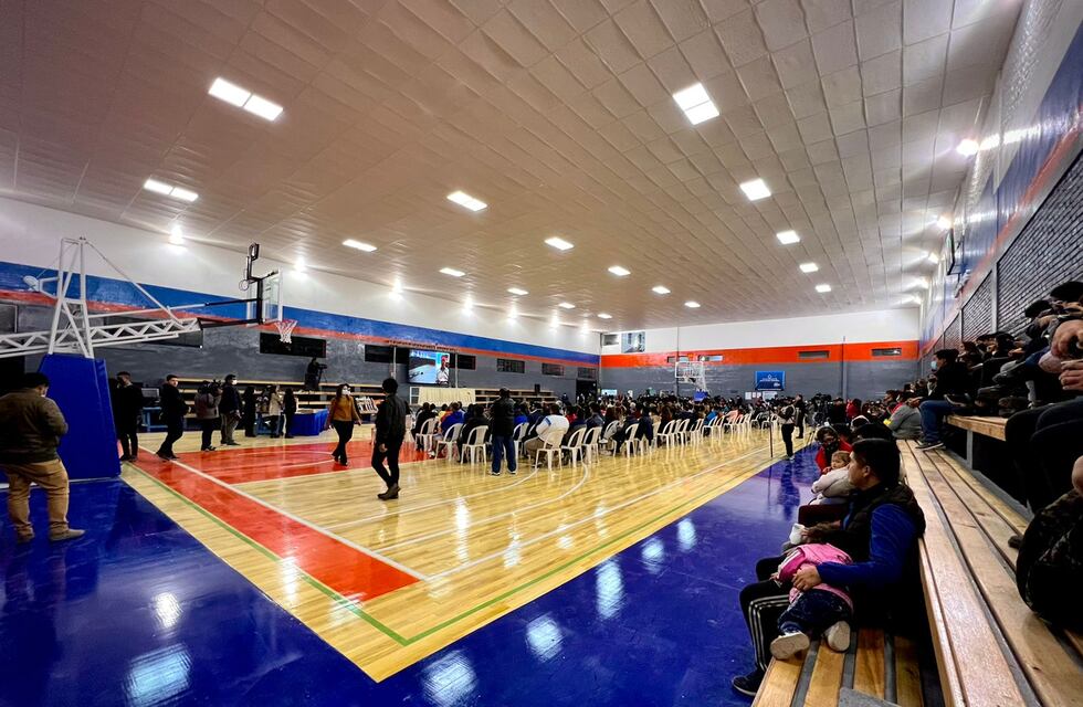 Santa María: Jalil inauguró la obra de modernización integral del gimnasio municipal