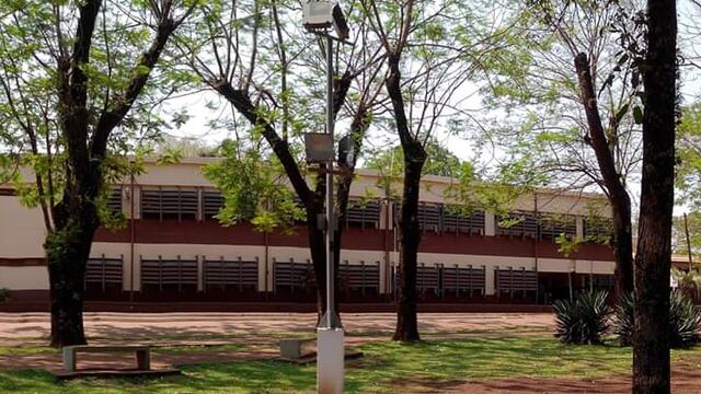 El profesor de gimnasia daba clases en la escuela Paula Albarracín de Sarmiento de la provincia de Corrientes.