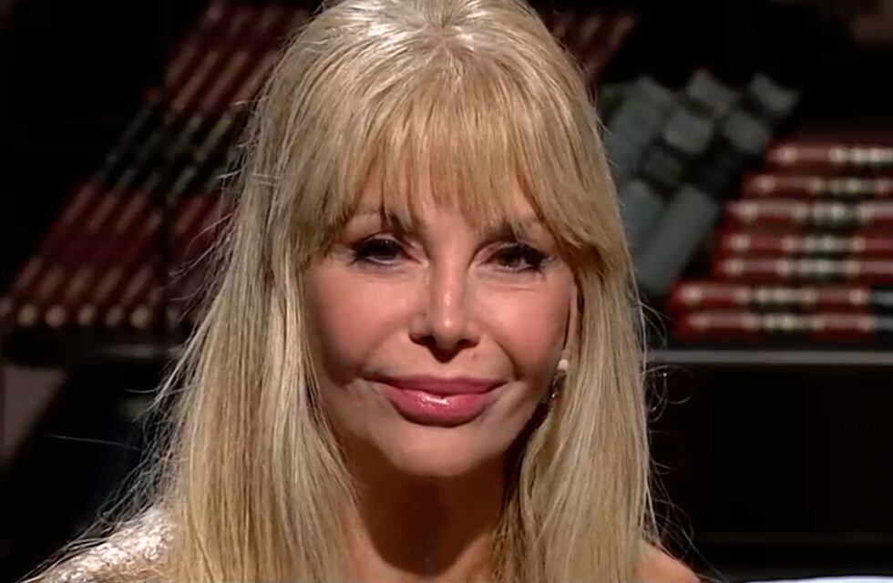 A los 70 años, Graciela Alfano se filmó en la playa con una microbikini con estampado de reptil que enamoró a sus seguidores