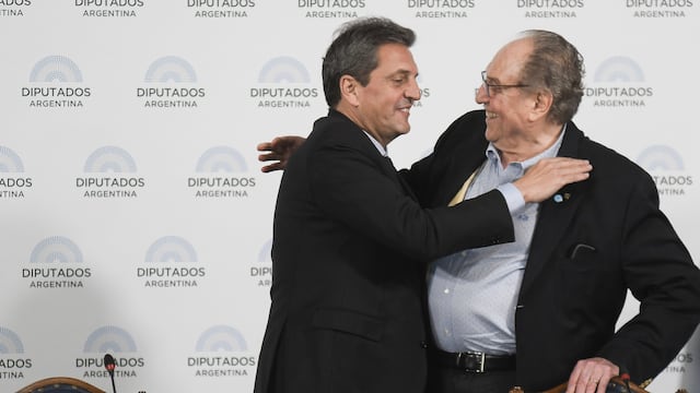 El ministro de Economía, Sergio Massa, y el presidente de la Comisión de Presupuesto y Hacienda, Carlos Heller (Foto: Federico López Claro)